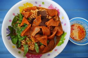 “Phá lấu đường phố” món ăn làm mê mẩn những người yêu ẩm thực Sài Gòn
