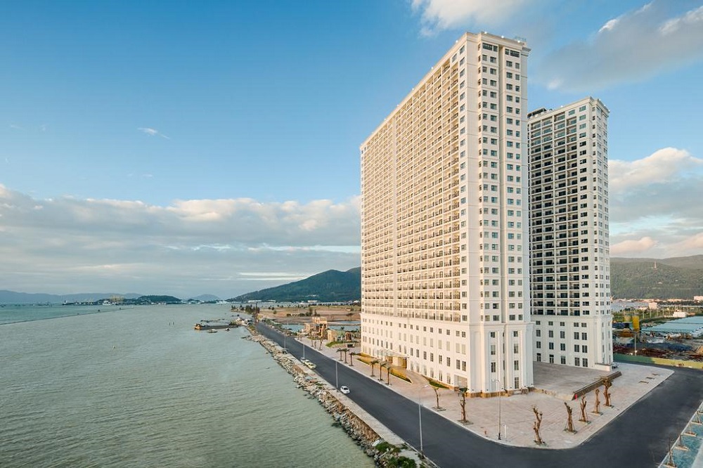TP Hồ Chí Minh – Đà Nẵng tại khách sạn dát vàng 24k – Danang Golden Bay tiêu chuẩn 5 sao