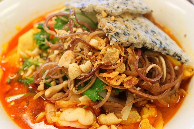 Mỳ quảng Nha Trang là món ngon nức tiếng khiến không ít thực khách phải trầm trồ khen ngợi